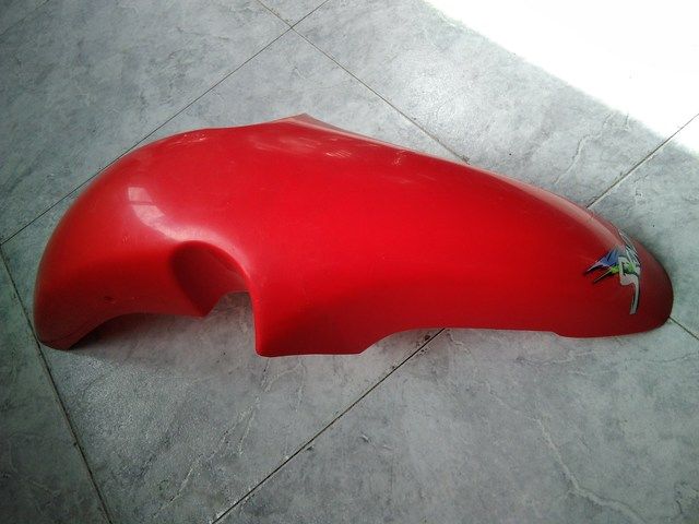 GUARDABARROS DELANTERO ROJO DERBI SENDA 1994 GUARDABARROS DELANTERO ROJO DERBI SENDA 1994