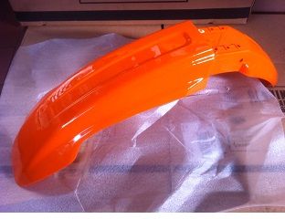 GUARDABARROS DELANTERO NARANJA DERBI SENDA X-TREM 2004 GUARDABARROS DELANTERO NARANJA DERBI SENDA X-TREM 2004