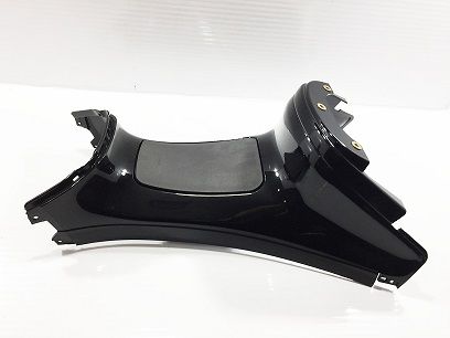 TAPA CENTRAL ESTRIBOS NEGRO PIAGGIO X8 TAPA CENTRAL ESTRIBOS NEGRO PIAGGIO X8