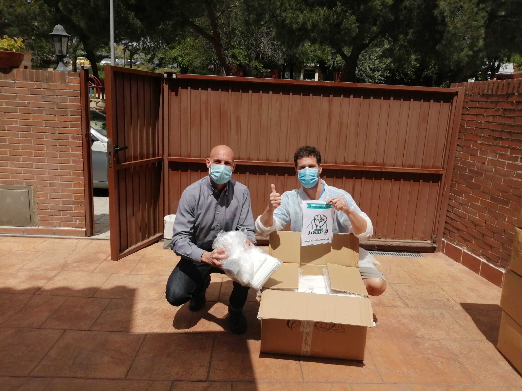 ¡Aportamos nuestro granito de arena! Donamos 1000 mascarillas a la organización Covid Fighters ¡Aportamos nuestro granito de arena! Donamos 1000 mascarillas a la organización Covid Fighters