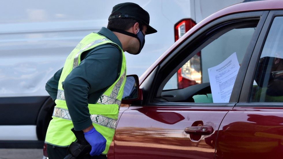 Aviso de la DGT: lo que no puedes hacer en coche este fin de semana Aviso de la DGT: lo que no puedes hacer en coche este fin de semana