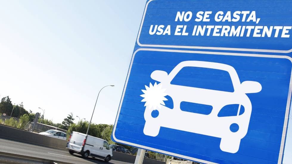 Los intermitentes no son un adorno: ésta es la multa que te ponen si no los usas Los intermitentes no son un adorno: ésta es la multa que te ponen si no los usas