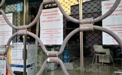 Los hosteleros olvidados: propietarios dianenses piden que se reactive la concesión de permisos de terraza para poder levantar sus persianas Los hosteleros olvidados: propietarios dianenses piden que se reactive la concesión de permisos de terraza para poder levantar sus persianas