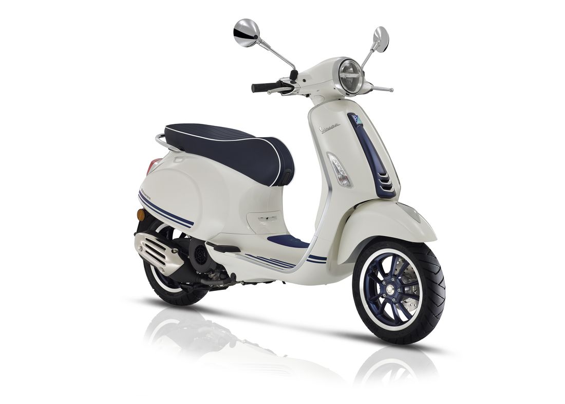 Vespa Primavera 125 Yacht Club 3.900€ Vespa Primavera 125 Yacht Club 3.900€