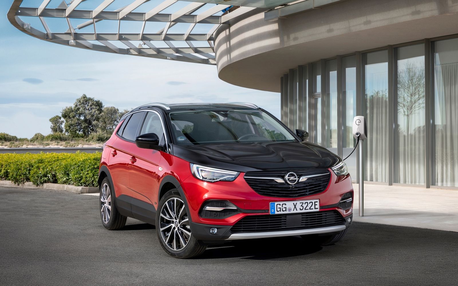 Opel Corsa-e y Opel Grandland X Hybrid: dos formas de entender la electrificación a precios atractivos con el Plan Moves II Opel Corsa-e y Opel Grandland X Hybrid: dos formas de entender la electrificación a precios atractivos con el Plan Moves II