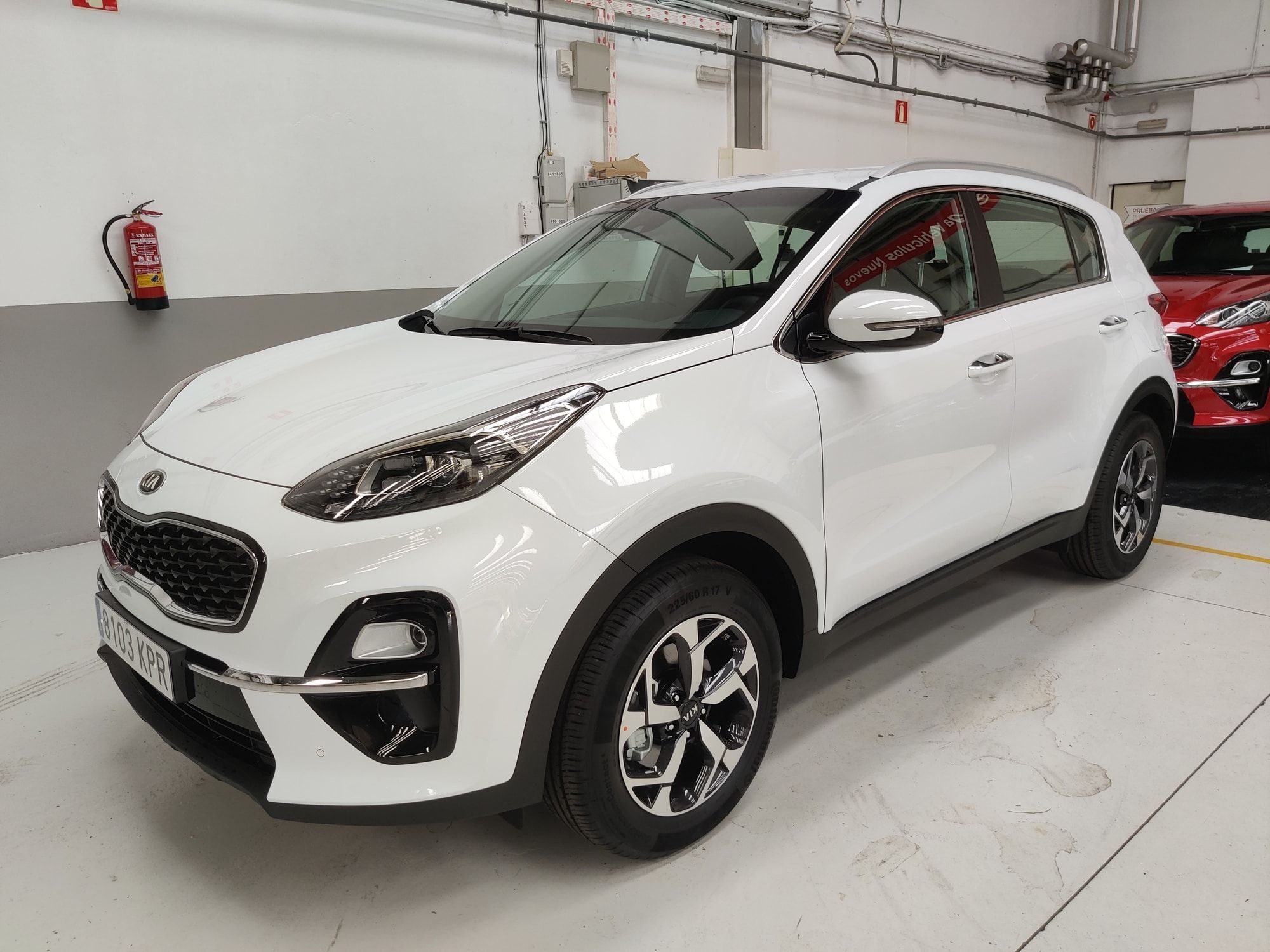 18.800€ SPORTAGE KILOMETRO CERO 1.6 GDI 132 CV DRIVE PACK TOTAL CASSA WHITE 18.800€* 18.800€ SPORTAGE KILOMETRO CERO 1.6 GDI 132 CV DRIVE PACK TOTAL CASSA WHITE 18.800€*