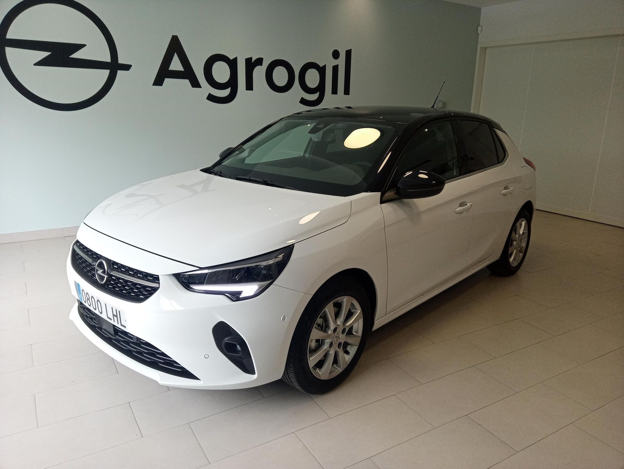 NUEVO OPEL CORSA ELEGANCE 1.2 100CV GASOLINA CON POCOS KILOMETROS. NUEVO OPEL CORSA ELEGANCE 1.2 100CV GASOLINA CON POCOS KILOMETROS.