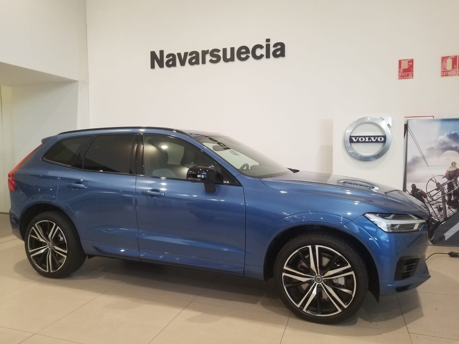 Volvo XC60 2.0 T6 AWD Auto Recharge R-Design Por 59.000€ Volvo XC60 2.0 T6 AWD Auto Recharge R-Design Por 59.000€