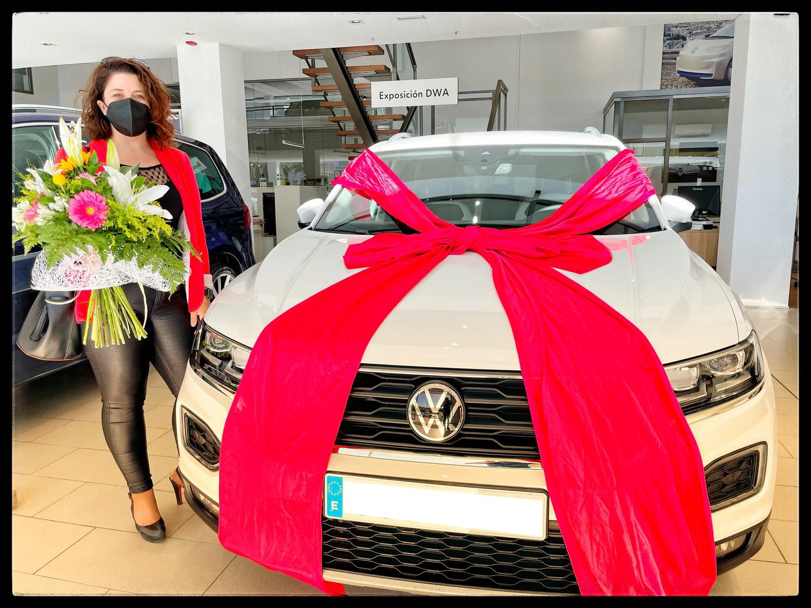 Entrega de Volkswagen T-Roc a Loli Entrega de Volkswagen T-Roc a Loli