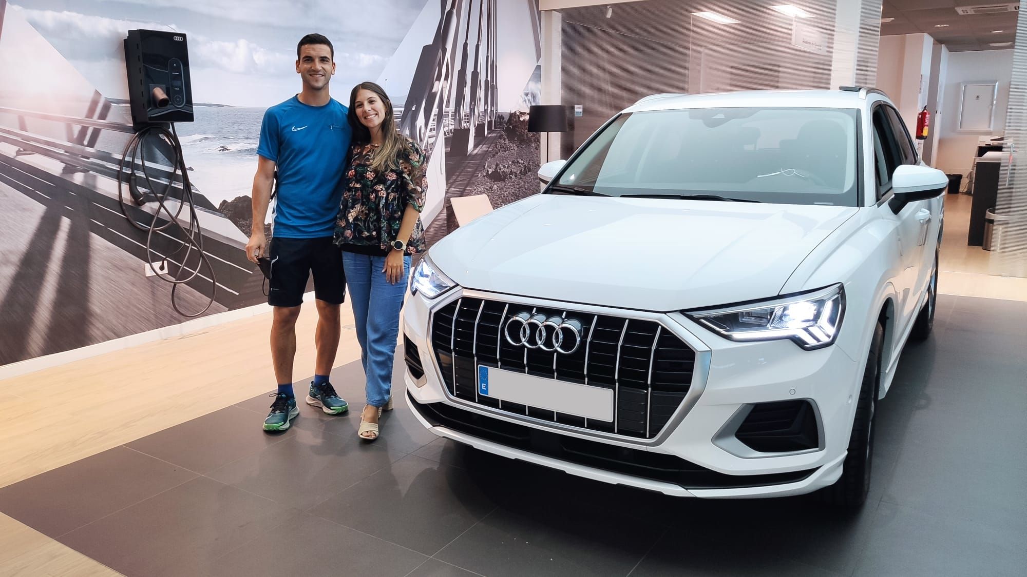 Entrega Audi Q3 a Miriam Entrega Audi Q3 a Miriam
