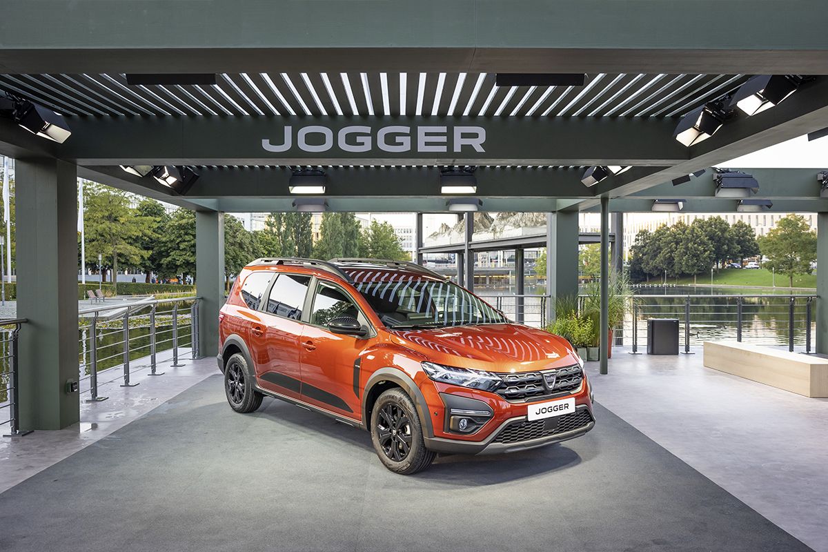 DACIA EN MÚNICH: UNA INVITACION A LA AVENTURA DACIA EN MÚNICH: UNA INVITACION A LA AVENTURA