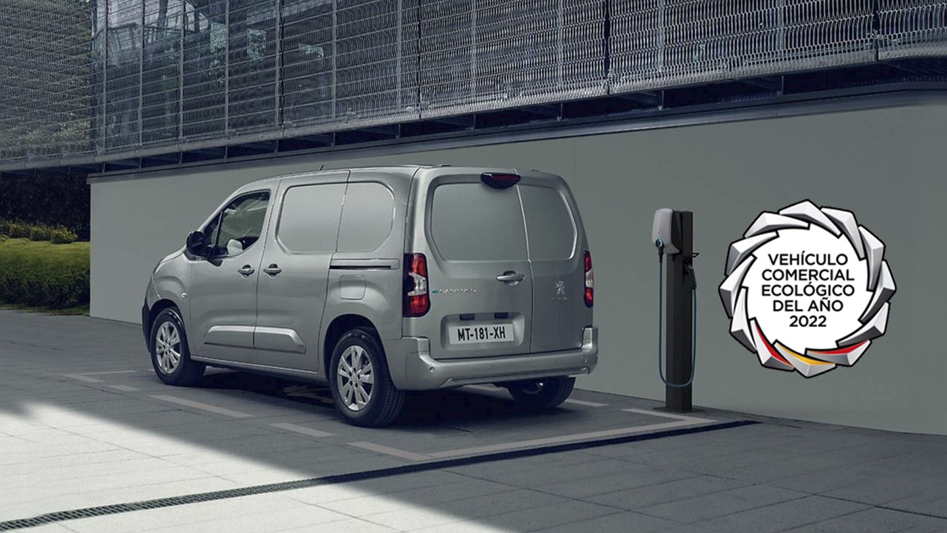 El nuevo Peugeot e-Partner recibe el premio al mejor "Vehículo comercial ecológico 2022" El nuevo Peugeot e-Partner recibe el premio al mejor "Vehículo comercial ecológico 2022"
