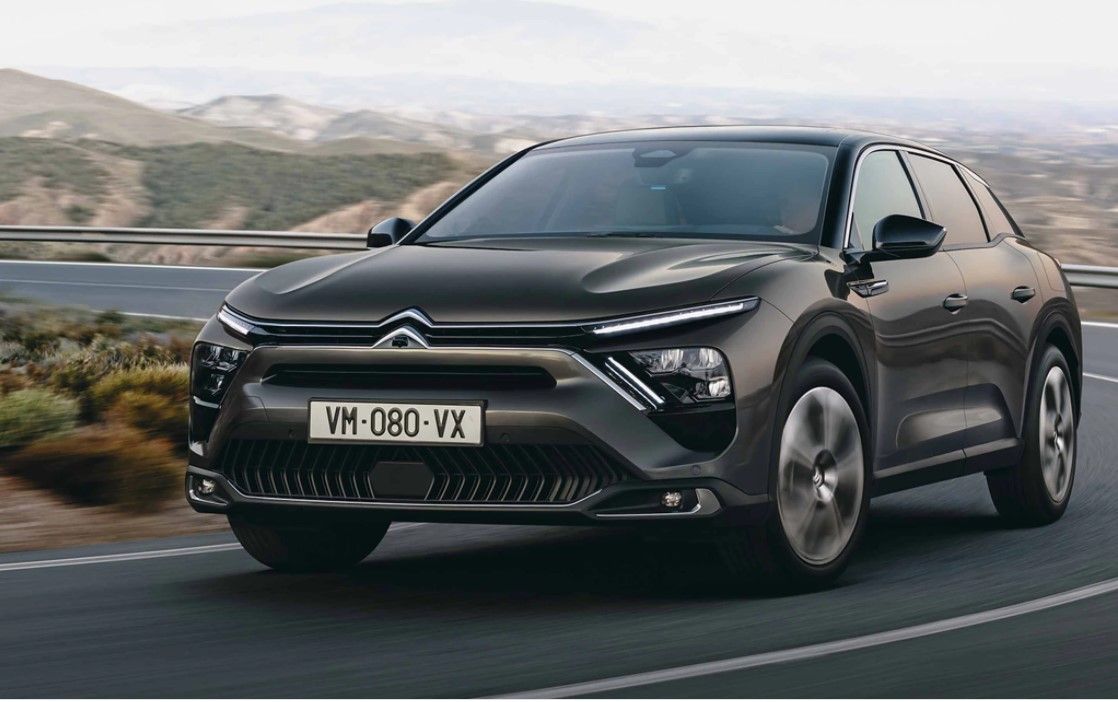 C5 X la elegancia de una berlina, el dinamismo de un familiar y la postura elevada de un SUV C5 X la elegancia de una berlina, el dinamismo de un familiar y la postura elevada de un SUV