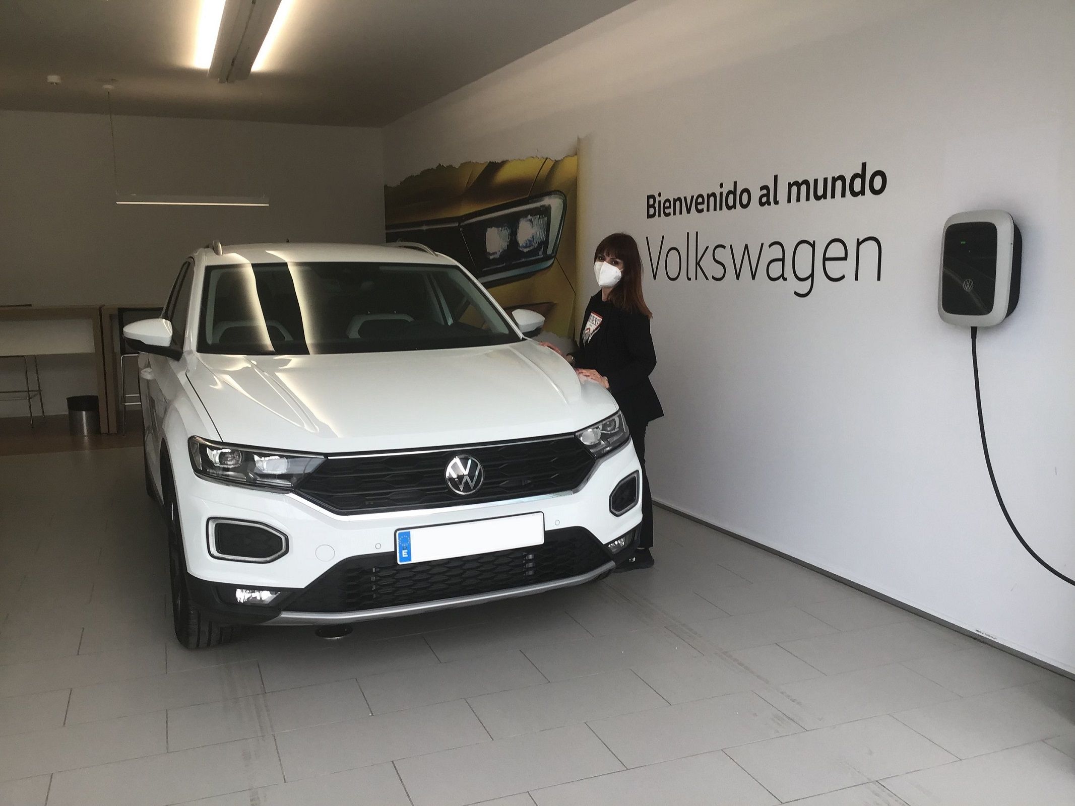 Entrega Volkswagen T-Roc a Paqui Entrega Volkswagen T-Roc a Paqui