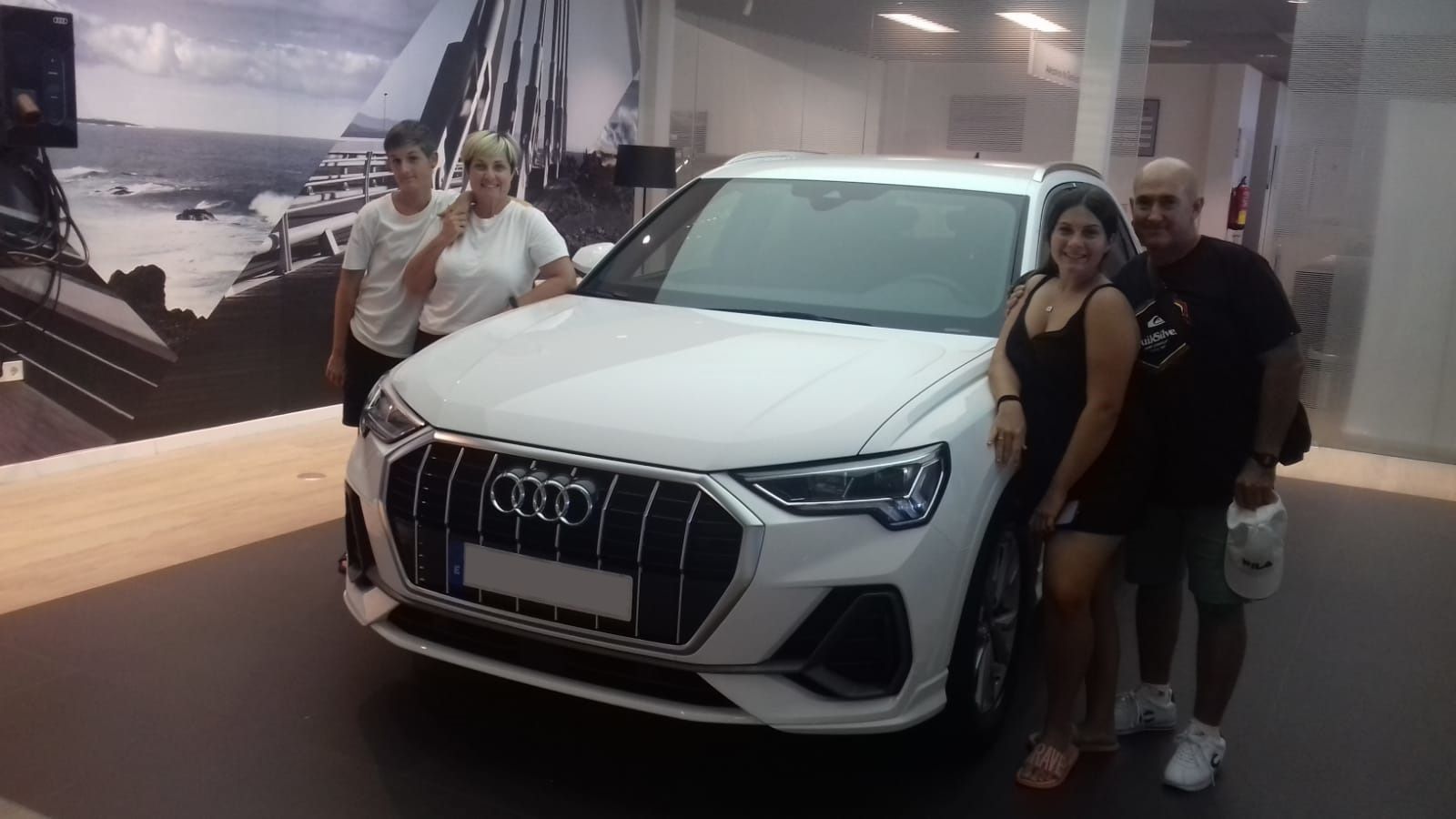 Entrega Audi Q3 a Verónica Entrega Audi Q3 a Verónica