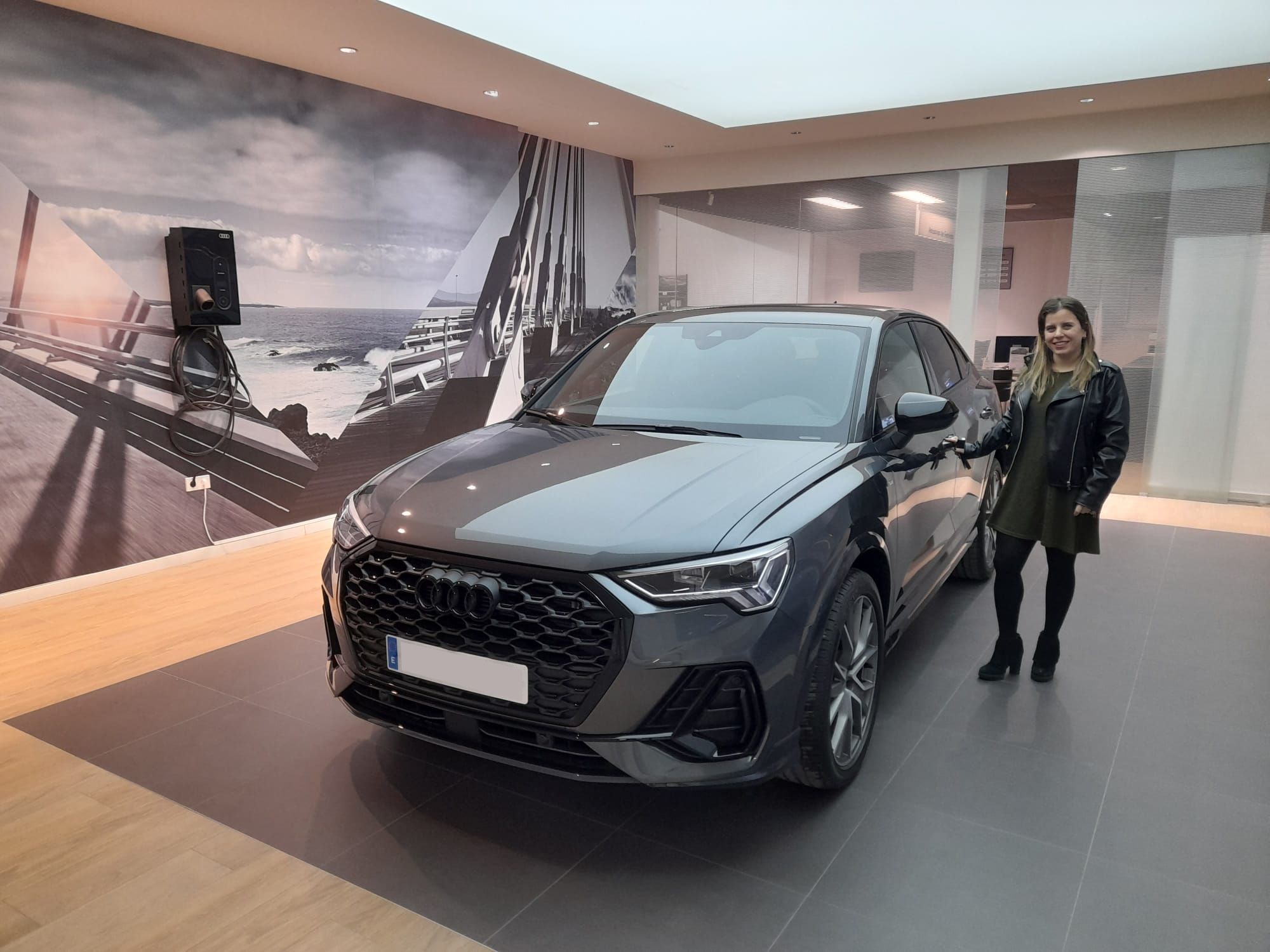 Entrega Audi Q3 Sportback a Laura Entrega Audi Q3 Sportback a Laura