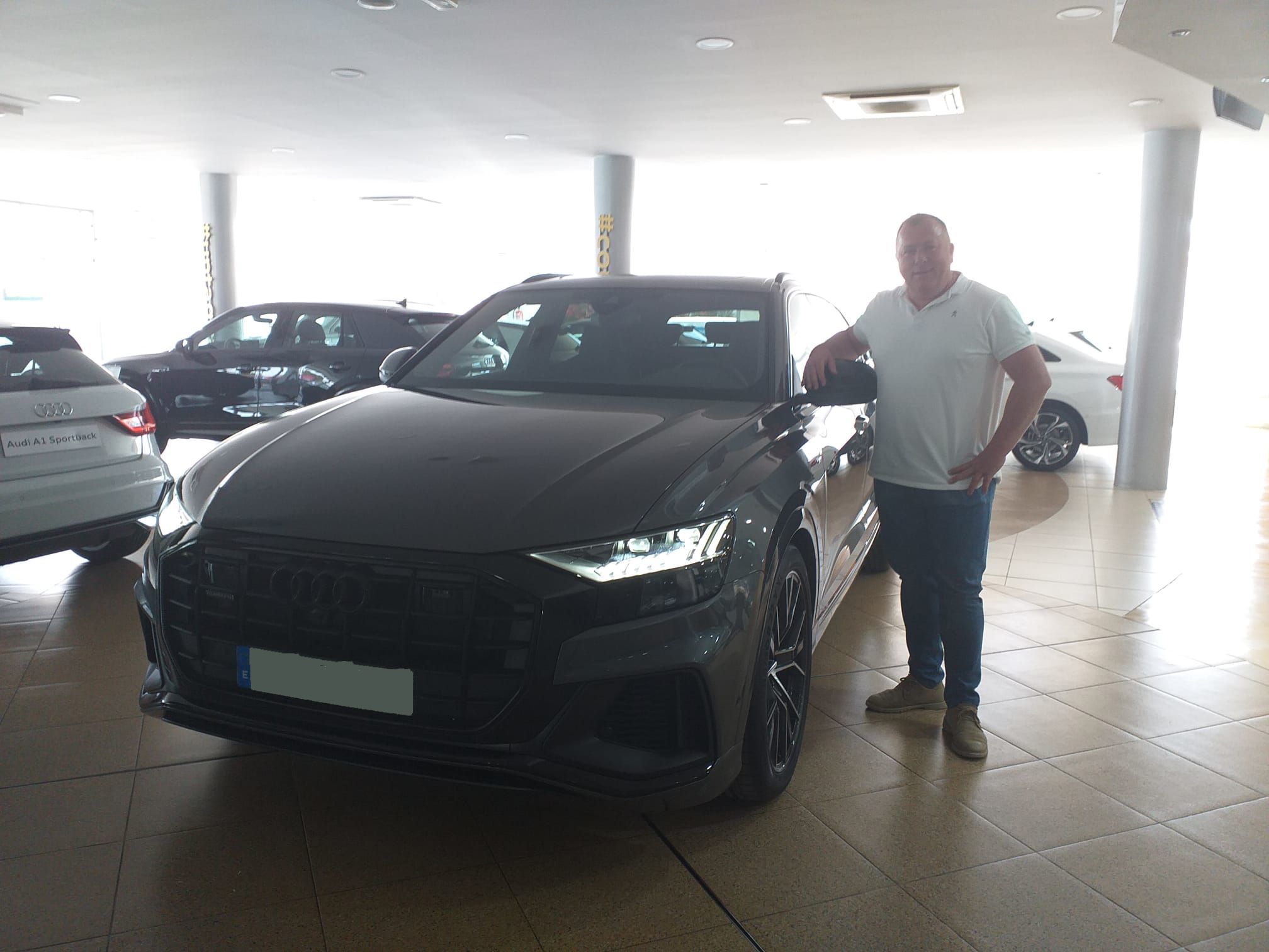 Entrega Audi Q8 a Francisco Jesús Entrega Audi Q8 a Francisco Jesús