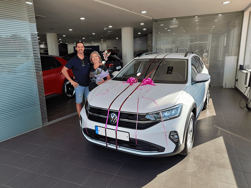 Entrega Volkswagen Taigo a María Entrega Volkswagen Taigo a María